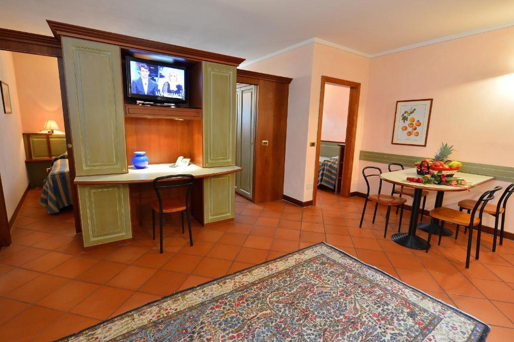 Residence Del Messaggero Роверето Стая снимка